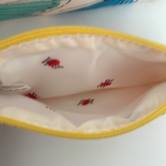 NWOT Clinique by Vera Bradley two piece Cosmetic bag set - Picture 5 of 5